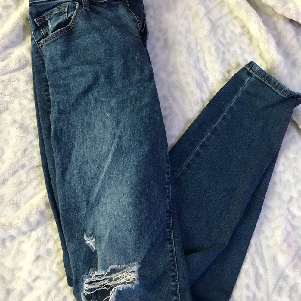 American eagle ripped jeans